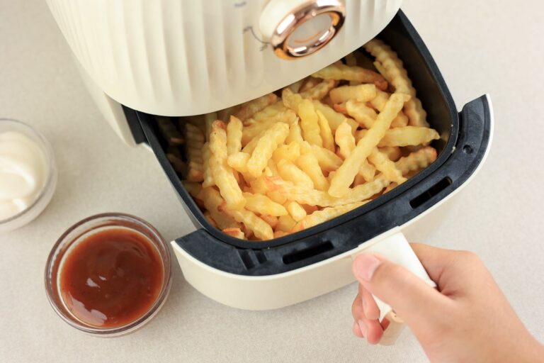 Jak upiec mrożone frytki w&nbsp;Air Fryer
