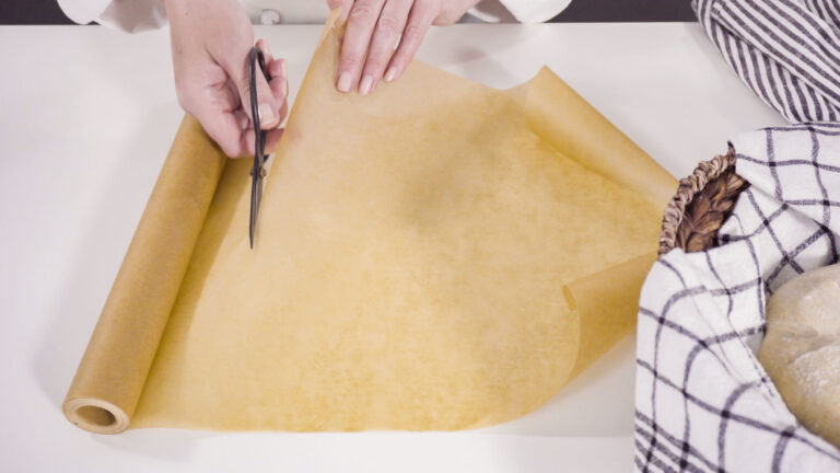 Czy&nbsp;można używać papieru do&nbsp;pieczenia w&nbsp;air fryerze?